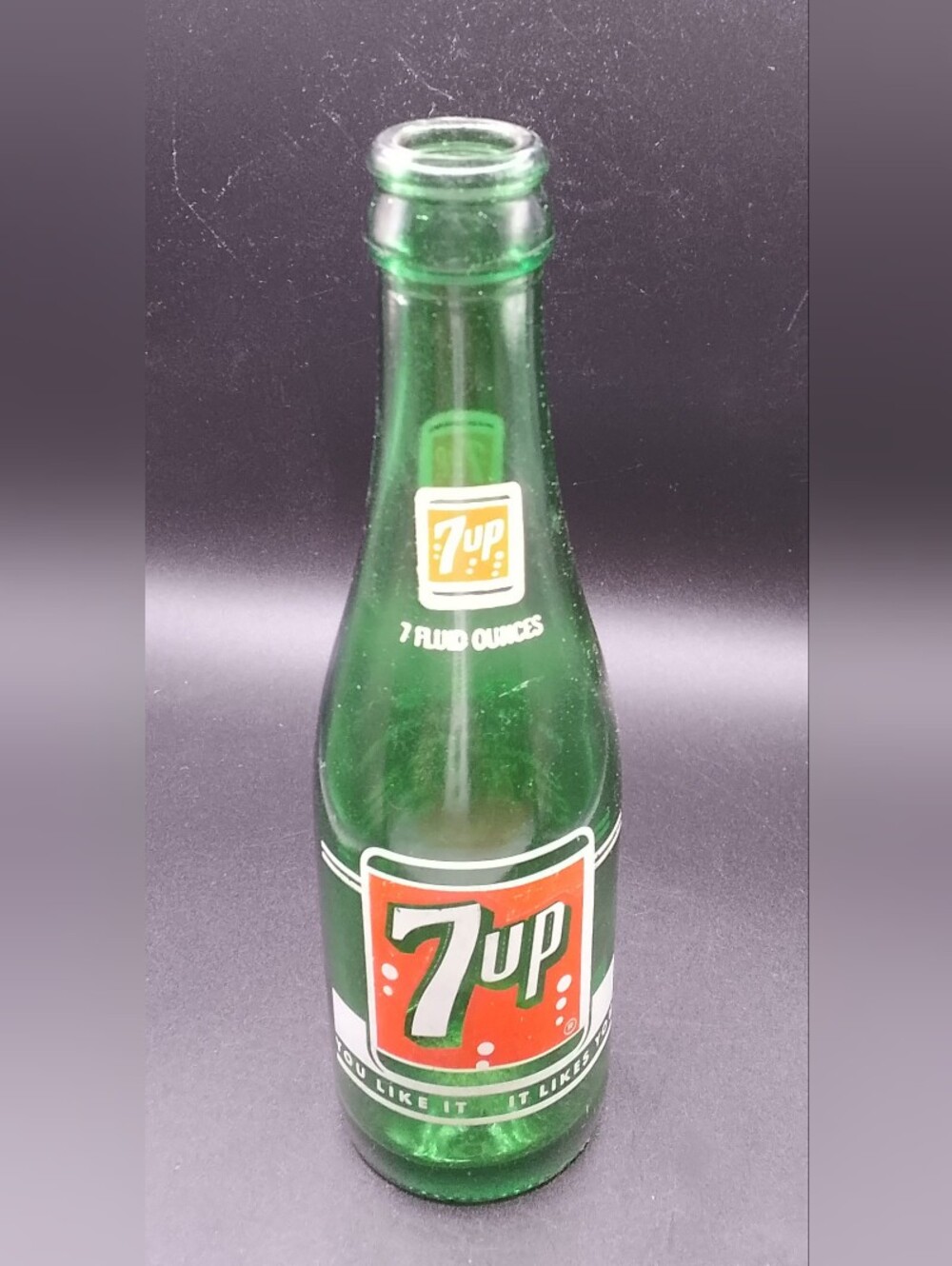 7 Up Vintage Green Glass Soda Bottle - Coca Cola Bottling Co Yreka, CA. 7 Ounces